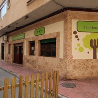 Ресторан (кафе) в большом городе, на второй линии моря/озера, у моря в Испании, Валенсия, Торревьеха, 90 кв.м.