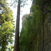 Замок в Италии, Абруццо, 4000 кв.м.