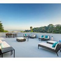 Villa in the big city, in the mountains in the USA, California, Los Angeles, 520 sq.m.