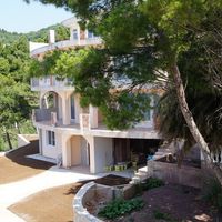 Villa in the suburbs, in the forest, at the seaside in Montenegro, Bar, 650 sq.m.