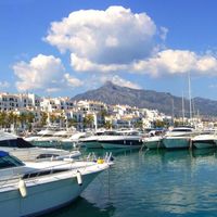 Apartment at the seaside in Spain, Andalucia, Marbella, 302 sq.m.
