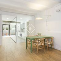 Apartment in the big city, at the seaside in Spain, Catalunya, Barcelona, 162 sq.m.