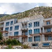 Flat in the suburbs in Montenegro, Kotor, 77 sq.m.