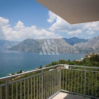 Flat in the suburbs in Montenegro, Kotor, 77 sq.m.