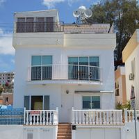 House in Republic of Cyprus, Eparchia Pafou, 135 sq.m.