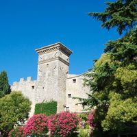 Замок в горах, в пригороде в Италии, Перуджа, 650 кв.м.