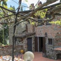 Вилла в пригороде в Италии, Тоскана, Пьенца, 450 кв.м.