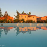 Apartment at the second line of the sea / lake in Italy, Toscana, Pienza, 1400 sq.m.