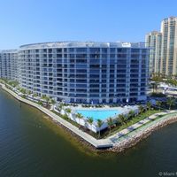 Апартаменты в большом городе, у озера в США, Флорида, Майами, 230 кв.м.
