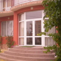 Отель (гостиница) на второй линии моря/озера в Болгарии, Равда, 740 кв.м.