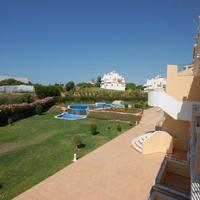 Apartment in the suburbs in Portugal, Albufeira, 95 sq.m.