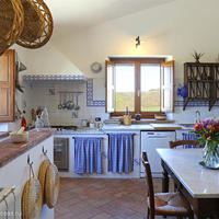 Townhouse in the suburbs in Italy, Pienza, 450 sq.m.