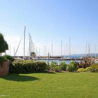 Apartment at the first line of the sea / lake in Italy, Toscana, Pisa, 49 sq.m.