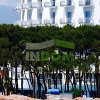 Отель (гостиница) на первой линии моря/озера в Италии, Скьяви-ди-Абруццо