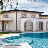 Villa in Italy, Pisa, 745 sq.m.