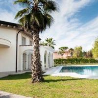 Villa in Italy, Pisa, 745 sq.m.
