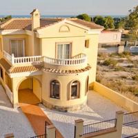 Villa in the suburbs in Spain, Comunitat Valenciana, Alicante, 98 sq.m.