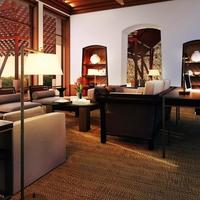 Вилла в центре города в Таиланде, Пхукет, 955 кв.м.