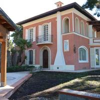 Villa in the suburbs in Italy, San Donnino, 350 sq.m.