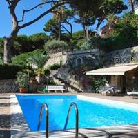 Villa at the first line of the sea / lake in Italy, San Donnino, 350 sq.m.