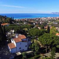 Villa in the city center in Italy, San Donnino, 315 sq.m.