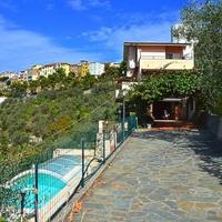 Villa in the suburbs in Italy, San Donnino, 235 sq.m.