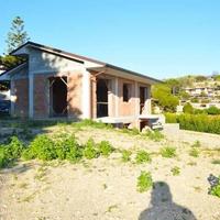 Villa in the suburbs in Italy, San Donnino, 320 sq.m.