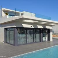 Villa in the suburbs in Spain, Comunitat Valenciana, Alicante, 334 sq.m.