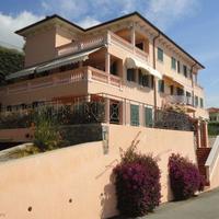 Апартаменты в пригороде в Италии, Вентимилья, 100 кв.м.