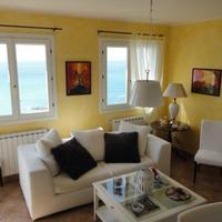 Апартаменты в пригороде в Италии, Вентимилья, 100 кв.м.