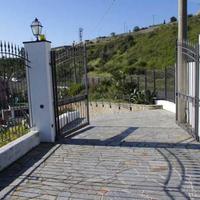 Вилла в центре города в Италии, Вентимилья, 270 кв.м.