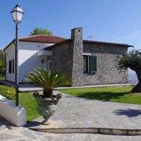 Вилла в центре города в Италии, Вентимилья, 270 кв.м.