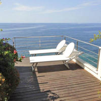 Квартира на первой линии моря/озера в Италии, Вентимилья, 85 кв.м.