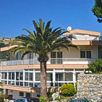 Квартира в пригороде в Италии, Вентимилья, 270 кв.м.