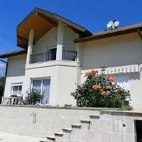 Villa in the city center in Guyane, 330 sq.m.