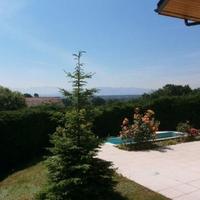 Villa in the city center in Guyane, 330 sq.m.