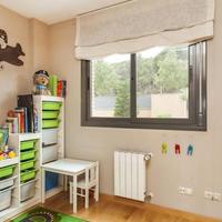 Таунхаус в пригороде в Испании, Каталония, Багур, 284 кв.м.