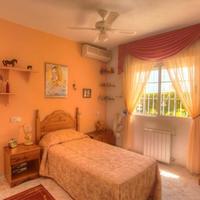 Villa in the suburbs in Spain, Comunitat Valenciana, Alicante, 130 sq.m.