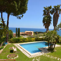 Таунхаус в пригороде в Испании, Каталония, Багур, 335 кв.м.