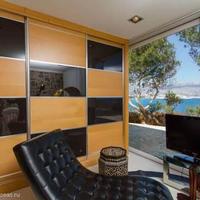 Villa at the first line of the sea / lake, in the suburbs in Spain, Comunitat Valenciana, Alicante, 212 sq.m.