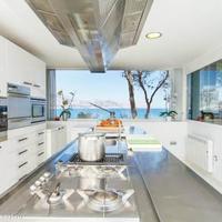 Villa at the first line of the sea / lake, in the suburbs in Spain, Comunitat Valenciana, Alicante, 212 sq.m.