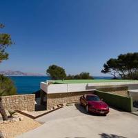 Villa at the first line of the sea / lake, in the suburbs in Spain, Comunitat Valenciana, Alicante, 212 sq.m.