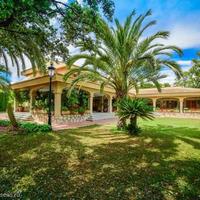 Villa in the city center in Spain, Comunitat Valenciana, Alicante, 787 sq.m.