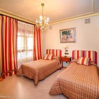 Villa in the city center in Spain, Comunitat Valenciana, Alicante, 787 sq.m.