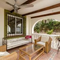 Villa in the suburbs in Spain, Comunitat Valenciana, Alicante, 500 sq.m.