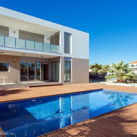 Villa in the suburbs in Spain, Comunitat Valenciana, Alicante, 400 sq.m.