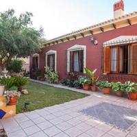 Villa in the suburbs in Spain, Comunitat Valenciana, Alicante, 225 sq.m.