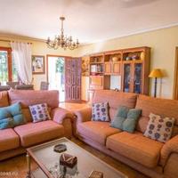 Villa in the suburbs in Spain, Comunitat Valenciana, Alicante, 225 sq.m.