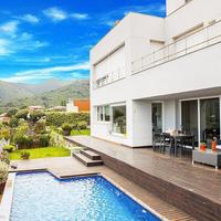 Villa in the suburbs in Spain, Catalunya, Begur, 370 sq.m.