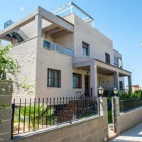 Villa in the city center in Spain, Comunitat Valenciana, Alicante, 122 sq.m.